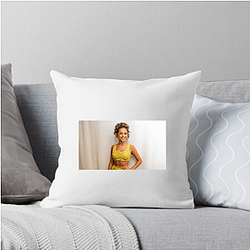Hollywood Starlet Isabela Merced Pillows Cover
