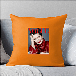 Beauty of Actress Isabella Rossellini Pillows Cover