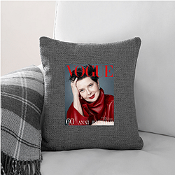 Beauty of Actress Isabella Rossellini Pillows Cover