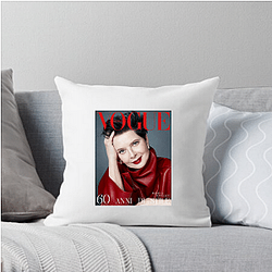 Beauty of Actress Isabella Rossellini Pillows Cover