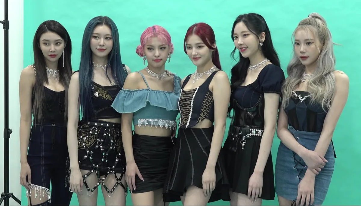 Unveiling the Beat: Discover the Momoland Shop Experience!