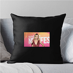 Hollywood Starlet Jaime King Pillows Cover