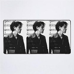 James Bay chanteur Desk Mat