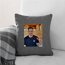Leading Man Jay Hernandez Pillows Cover