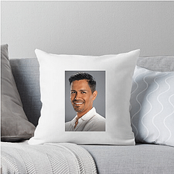 Screen Presence Jay Hernandez Pillows Cover