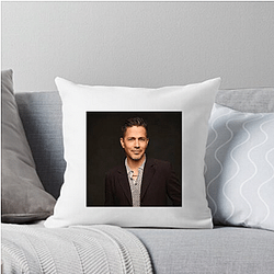 Hollywood Face Jay Hernandez Pillows Cover