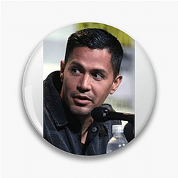 Rising Actor Jay Hernandez Pins