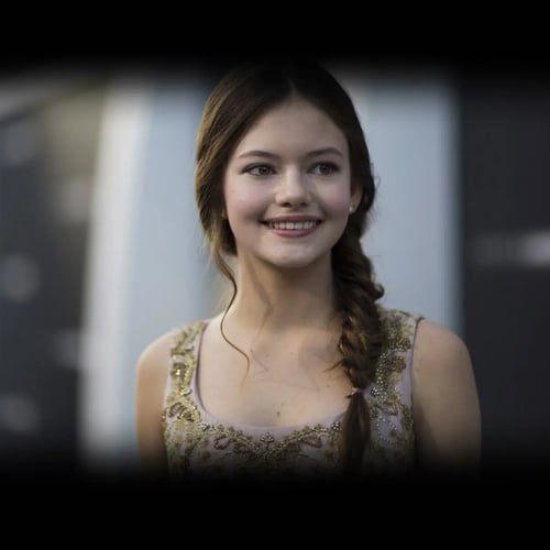 Mackenzie Foy Official Store: Must-Have Movie Memorabilia Unveiled