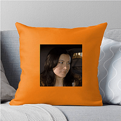 Jennifer Tilly was nominated for an Oscar for Bullets over Broadway Jennifer Tilly Pillows Cover