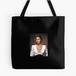 Jessica Biel is also a model and producer Jessica Biel Bags