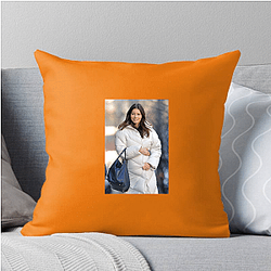 Jessica Biel starred in The Texas Chainsaw Massacre Jessica Biel Pillows Cover