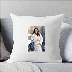 Jessica Biel starred in The Texas Chainsaw Massacre Jessica Biel Pillows Cover