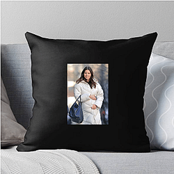 Jessica Biel starred in The Texas Chainsaw Massacre Jessica Biel Pillows Cover