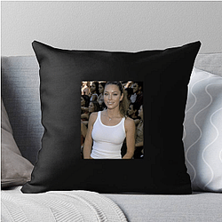 Jessica Biel is also an entrepreneur Jessica Biel Pillows Cover