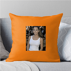 Jessica Biel is also an entrepreneur Jessica Biel Pillows Cover