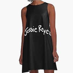 Jessie Reyez Colombian singer dress.