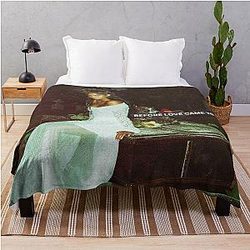 the dark of Jessie Reyez before love came kill us Throw Blanket