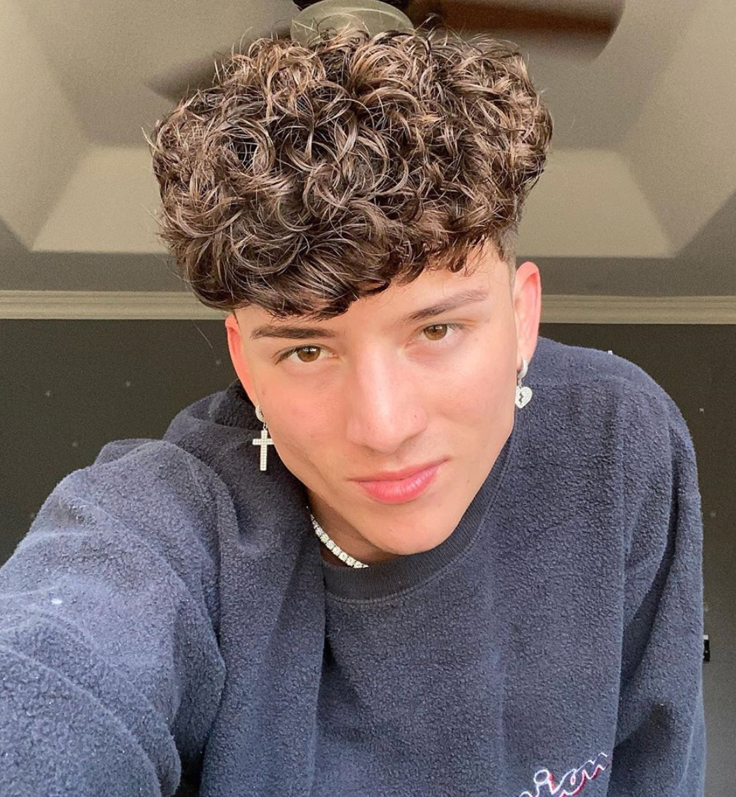 How Tony Lopez Connects With Fans Through Digital Content