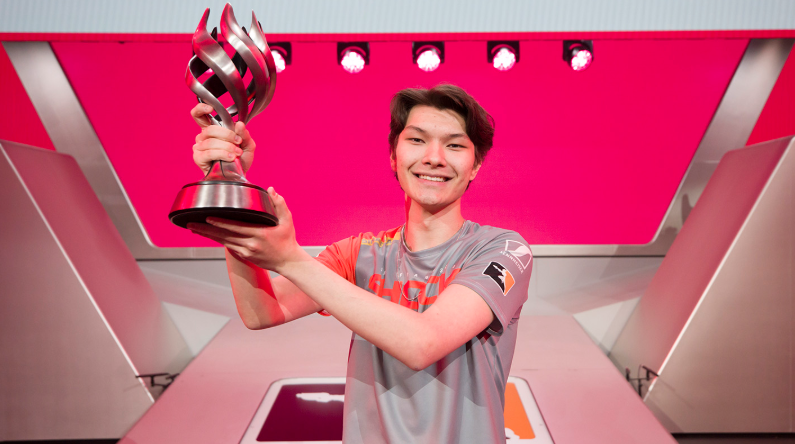 Sinatraa Official Merchandise: A YouTuber’s Guide to Fan Gear