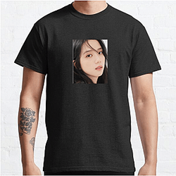 Jisoo – Timeless Beauty Collector’s Set Jisoo T-Shirts