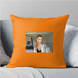 Global Model Josephine Skriver Pillows Cover