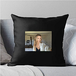 Global Model Josephine Skriver Pillows Cover
