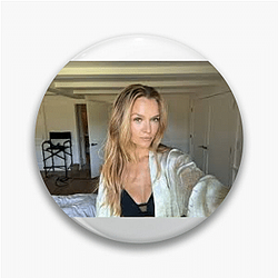 Global Model Josephine Skriver Pins