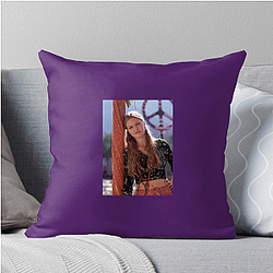 Julia Stiles' breakout role was in 10 Things I Hate About You Julia Stiles Pillows Cover