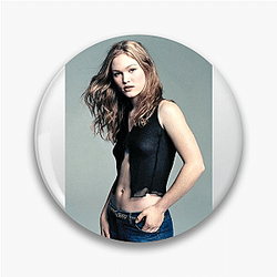 Julia Stiles graduated from Columbia University Julia Stiles Pins