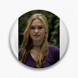 Julia Stiles is an American actress Julia Stiles Pins