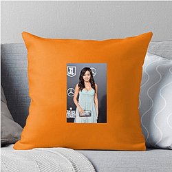 Bold Talent Karen Fukuhara Pillows Cover