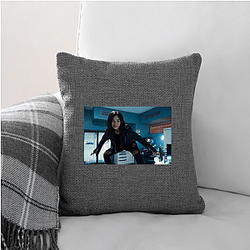 Fierce Presence Karen Fukuhara Pillows Cover
