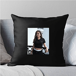 Action Starlet Karen Fukuhara Pillows Cover