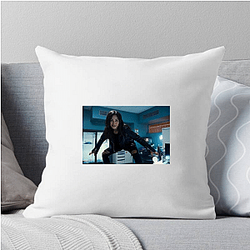 Fierce Presence Karen Fukuhara Pillows Cover