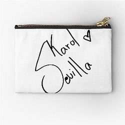 Firma Karol Sevilla Pouch
