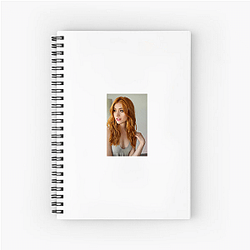 Katherine McNamara played the character Mia Smoak Katherine Mcnamara Notebook