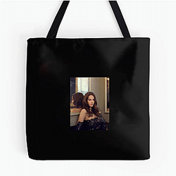 Versatile Leading Lady Kaya Scodelario Bags