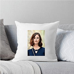 Young Adult Franchise Icon Kaya Scodelario Pillows Cover