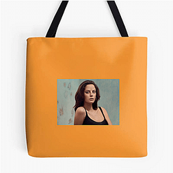 Rising Hollywood Voice Kaya Scodelario Bags