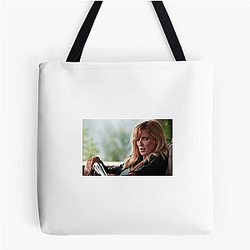 Hollywood Starlet Kelly Reilly Bags