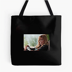 Hollywood Starlet Kelly Reilly Bags