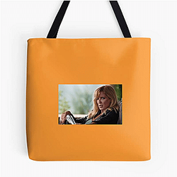 Hollywood Starlet Kelly Reilly Bags