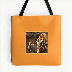 Red Carpet Queen Kelly Reilly Bags