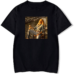 Red Carpet Queen Kelly Reilly T-Shirts