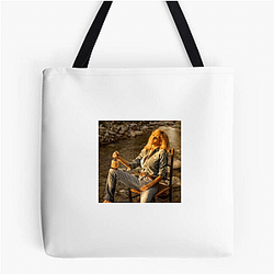 Red Carpet Queen Kelly Reilly Bags
