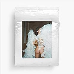 Kendall Jenner T-Shirt Cover