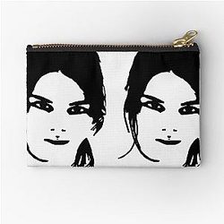 Kendall Jenner Zipper Pouch