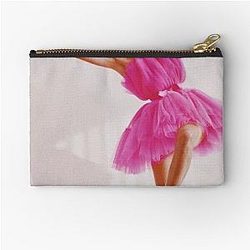 Kendall Jenner in Pink Pouch