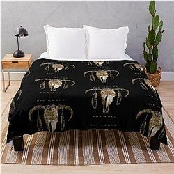 the kip moore bull tour 2023 Throw Blanket
