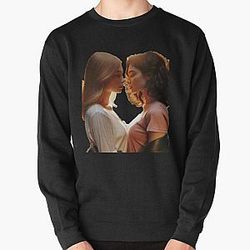 casi una kiss Pullover Sweatshirt RB2411